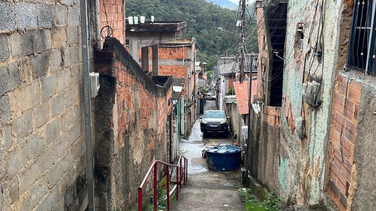 Rua onde Luiz Henrique morou no Vale do Carangola, comunidade de Petrópolis (RJ)