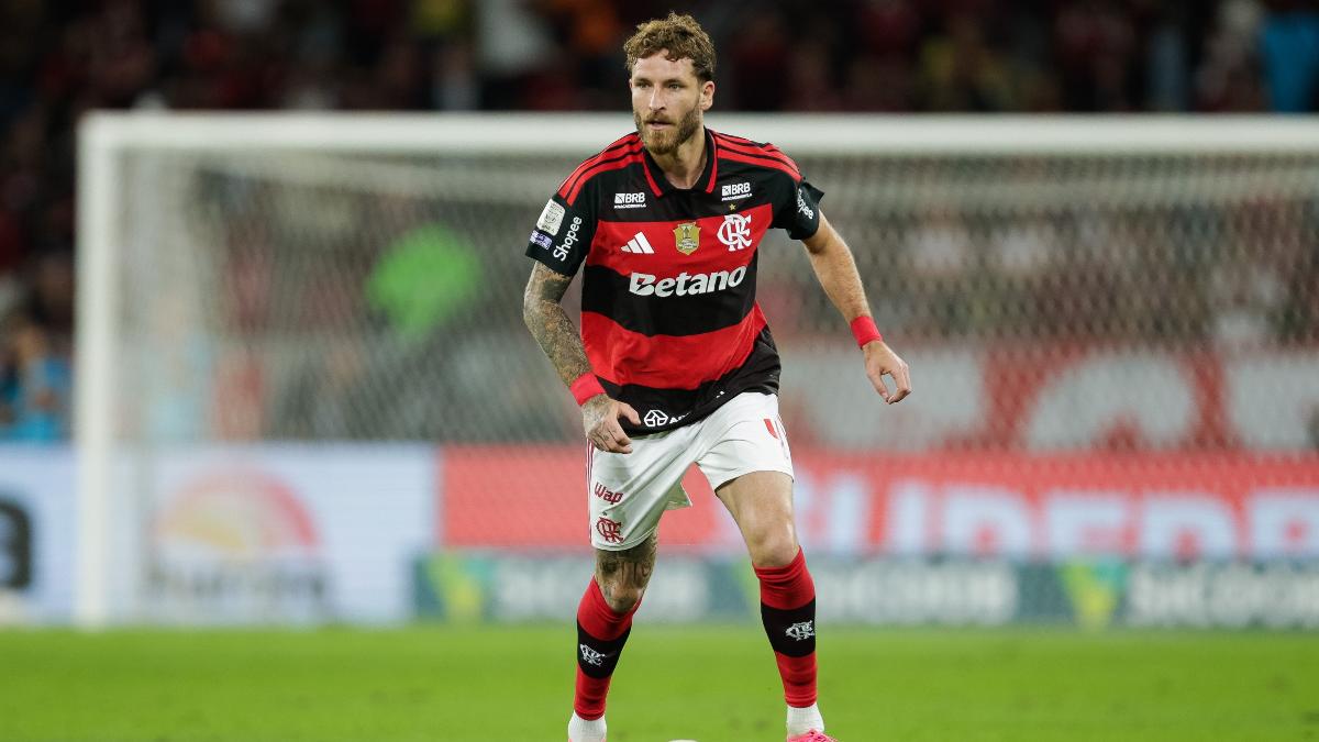 Flamengo recebe proposta de clube turco pelo zagueiro Léo Pereira