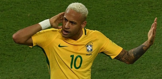 Neymar foi protagonista da vitória sobre a Bolívia e cumpriu suspensão no jogo seguinte - AFP PHOTO / VANDERLEI ALMEIDA 