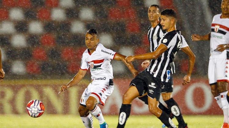Botafogo-SP enfrenta Santos na última rodada da fase de grupos do Campeonato Paulista - Thiago Calil/AGIF - Thiago Calil/AGIF