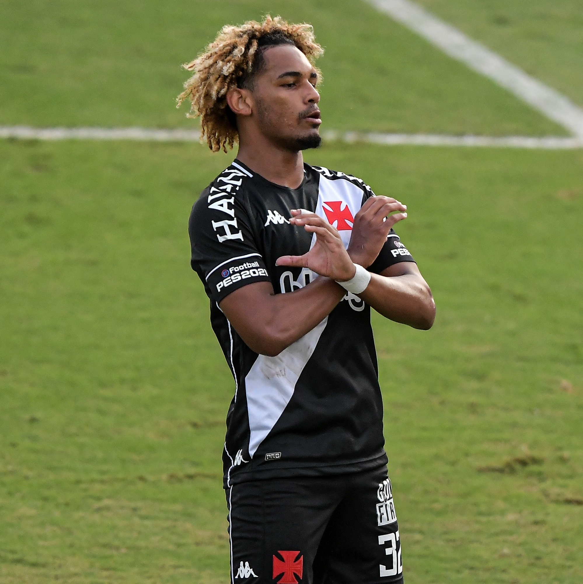 Goleiro Lucas França chega por empréstimo ao Guarani - Lance!