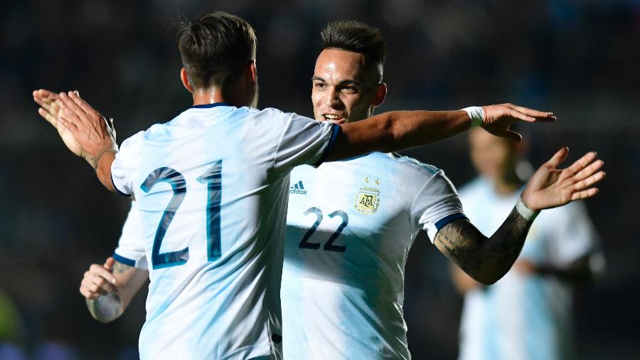 Lautaro Martinez (camisa 22) e Paulo Dybala, titulares da Argentina contra o Chile - Jam Media/Getty Images