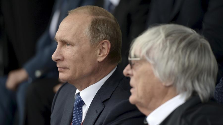 Bernie Ecclestone (direita), ex-chefão da Fórmula 1, elogiou Vladimir Putin, presidente da Rússia - Alexei Nikolsky/RIA Novosti/Kremlin /Reuters
