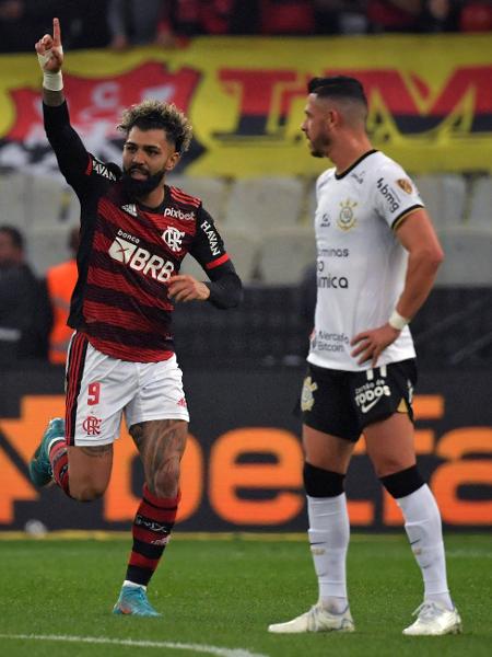 Gabigol, do Flamengo, comemora gol contra o Corinthians pela Libertadores - NELSON ALMEIDA / AFP