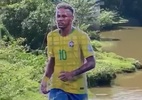 Brasileiros erguem imagem gigante de Neymar na frente de Messi em rio; assista - Reprodução/Twitter