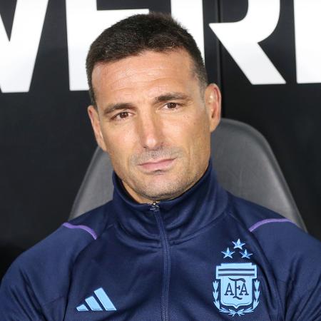 Técnico Lionel Scaloni, da Argentina, em jogo contra o Paraguai nas Eliminatórias