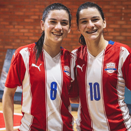 Pao e Lore representando a seleção paraguaia