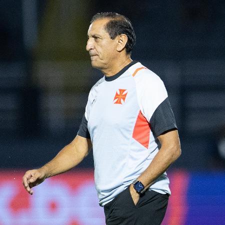 O técnico Ramón Díaz, do Vasco, durante o jogo contra o Bragantino, pelo Brasileiro - Fabio Moreira/Agif