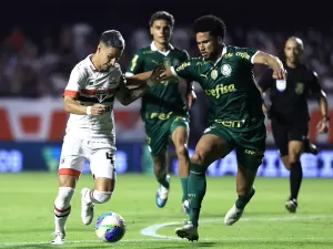 São Paulo e Palmeiras empatam em jogo com 'abraço da paz' e disputas duras