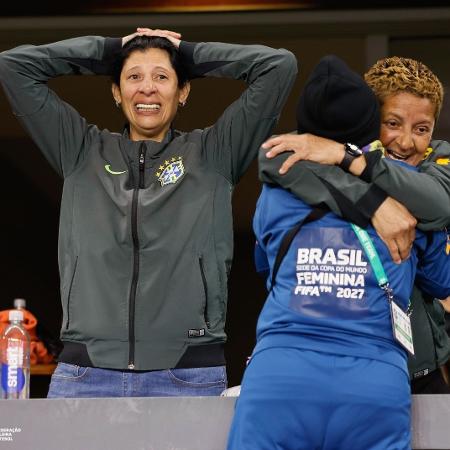 Márcia Tafarel e Sissi comemoram e se emocionam com a vitória da Seleção sobre os Estados Unidos Márcia Tafarel e Sissi comemoram e se emocionam com a vitória da Seleção sobre os Estados Unidos