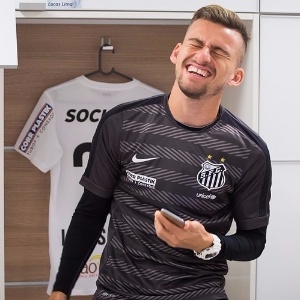 Lucas Lima sorrindo no vestiário - Ricardo Saibun/Santos FC - Ricardo Saibun/Santos FC