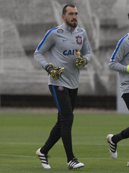 Walter durante treinamento do Corinthians