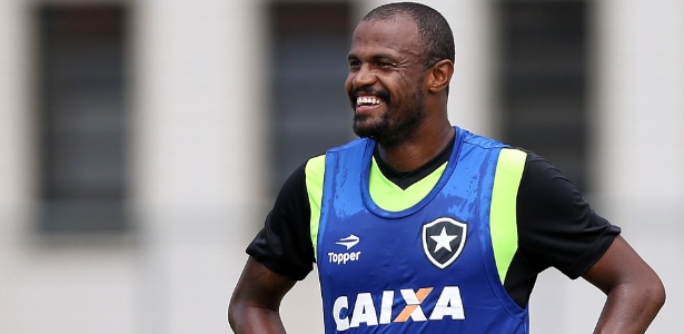 Airton está em fase final de recuperação e deverá retornar ao Botafogo em outubro - Vitor Silva/SSPress/Botafogo