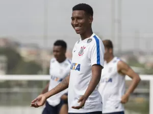 Jogador que fez só 2 amistosos pelo Corinthians ganha R$ 700 mil na Justiça