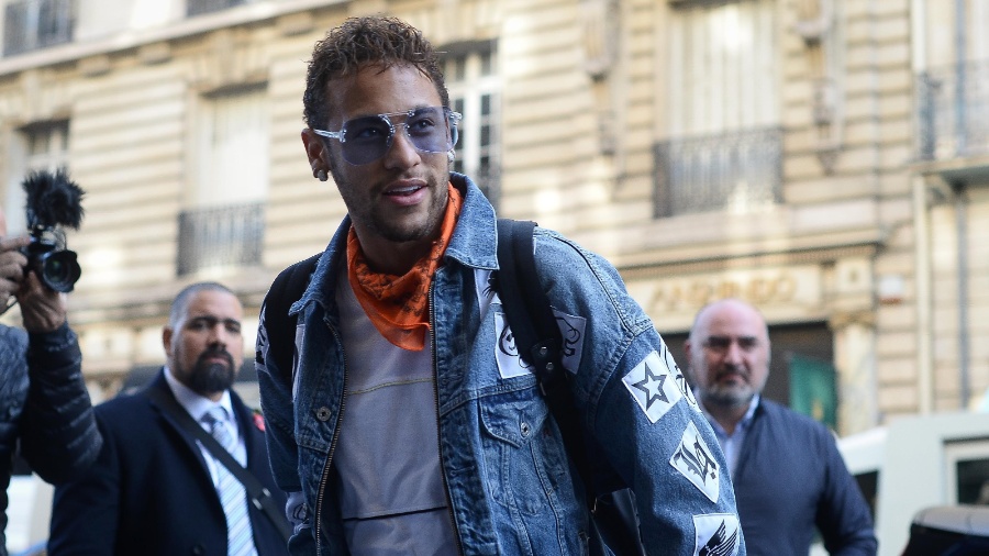 Neymar se apresenta à seleção brasileira, em Paris - Pedro Martins / MoWA Press