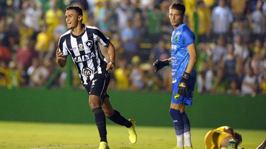 Erik foi decisivo para a classificação do Botafogo com três gols nos dois jogos - Javier Gonzalez Toledo/AFP