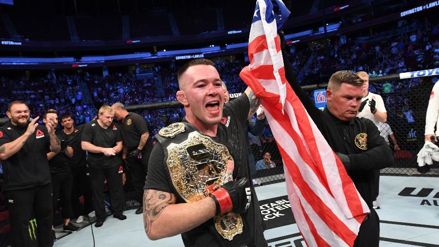Colby Covington comemora após vencer Robbie Lawler no UFC Newark - Josh Hedges/Zuffa LLC/Zuffa LLC via Getty Images
