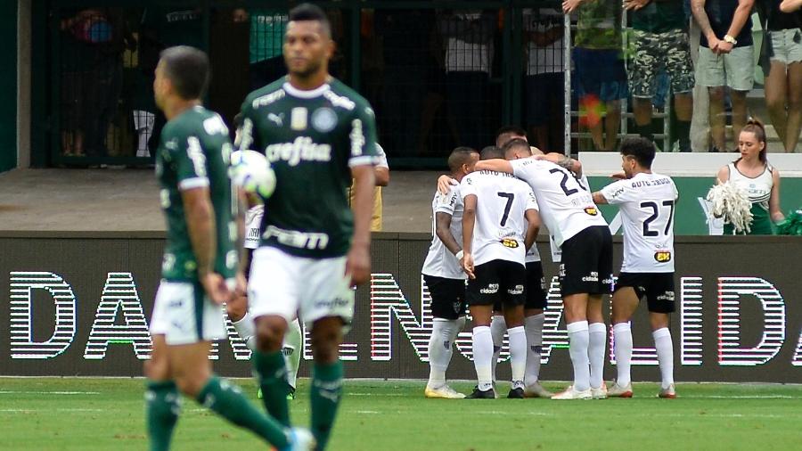 Jogadores do Atlético-MG comemoram gol contra o Palmeiras - Bruno Ulivieri/AGIF