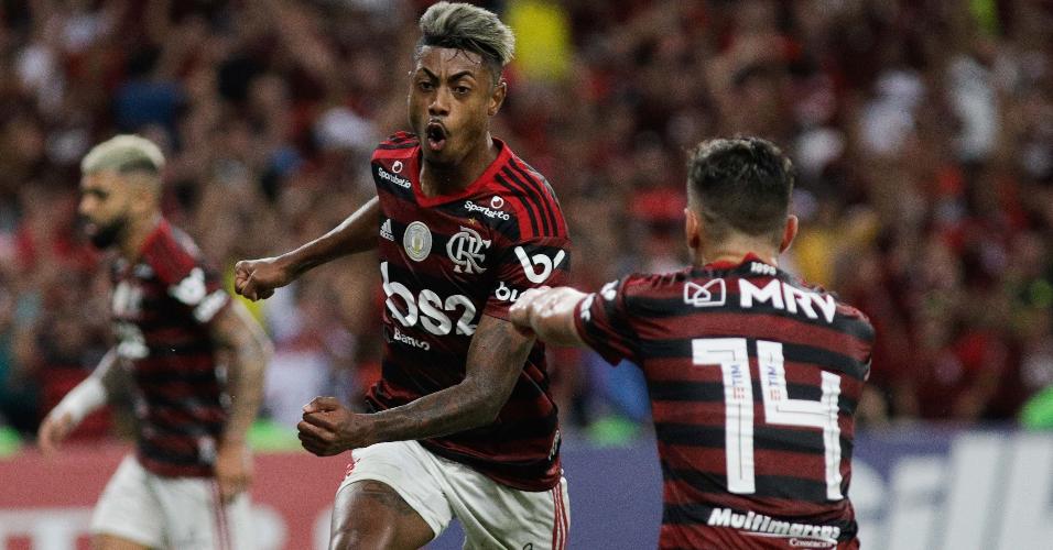 Bruno Henrique comemora gol do Flamengo contra o Vasco