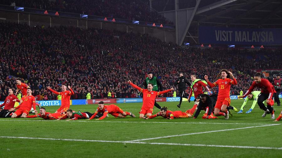 Jogadores de País de Gales comemoram classificação para a Eurocopa 2020 após vitória sobre a Hungria - Paul Ellis/AFP