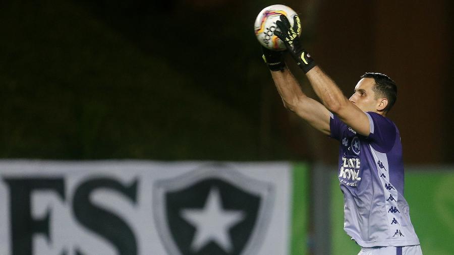 Gatito Fernández teve boa atuação contra o Paraná e manteve defesa invicta na partida - Vitor Silva/Botafogo
