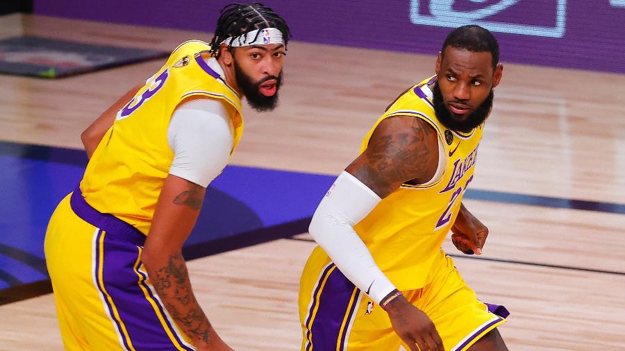 Anthony Davis e LeBron James na final da NBA entre Los Angeles Lakers e Miami Heat - Getty Images