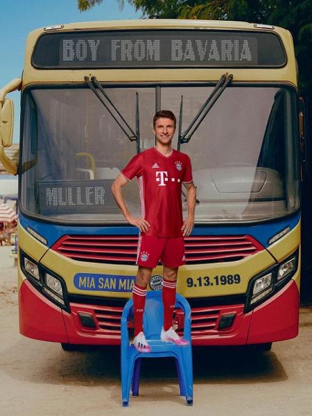 "Garoto bávaro": Bayern repete capa do álbum de Anitta com Müller protagonista - Twitter
