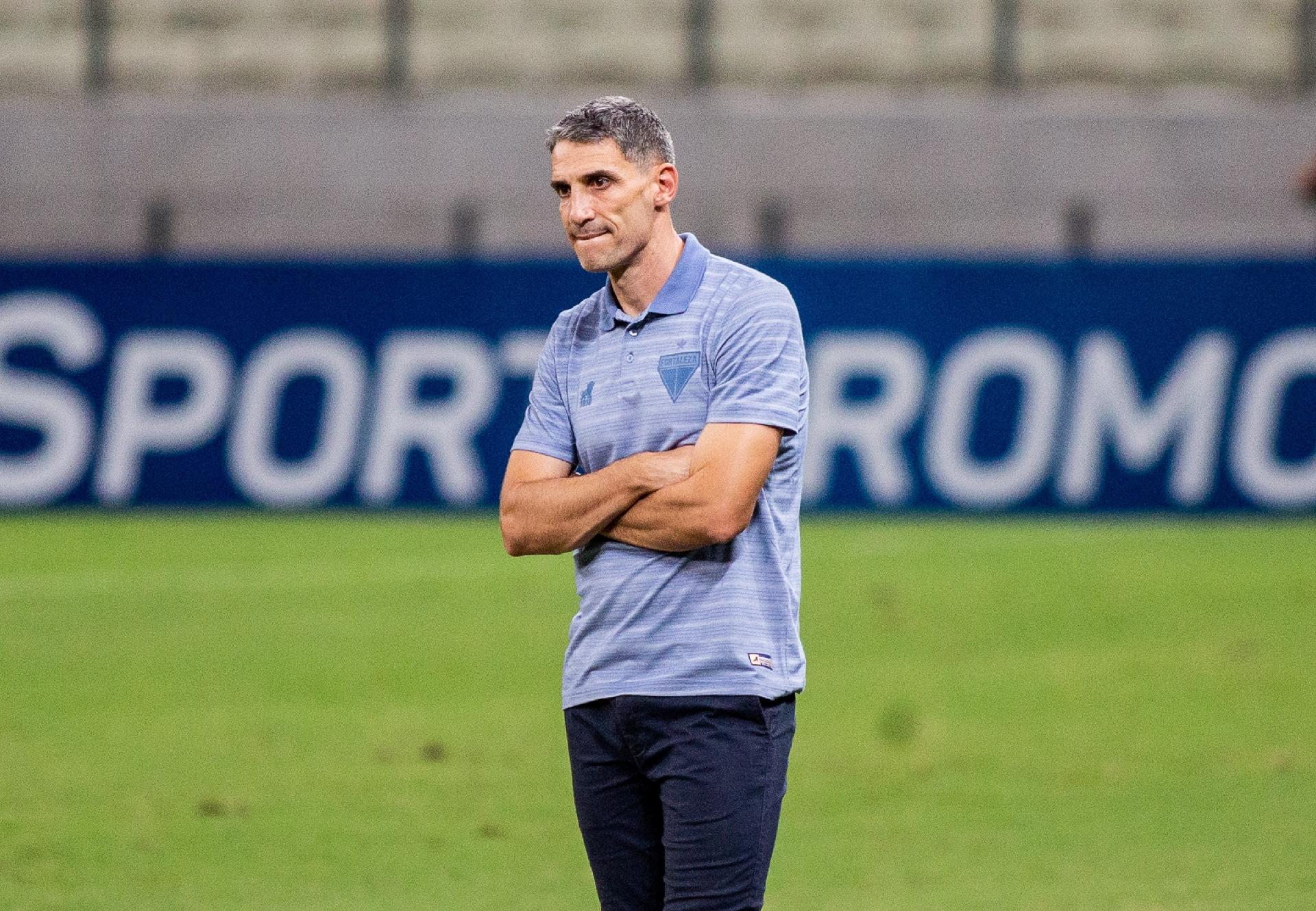 Juan Pablo Vojvoda, treinador do Fortaleza (Foto: Pedro Chaves/AGIF)