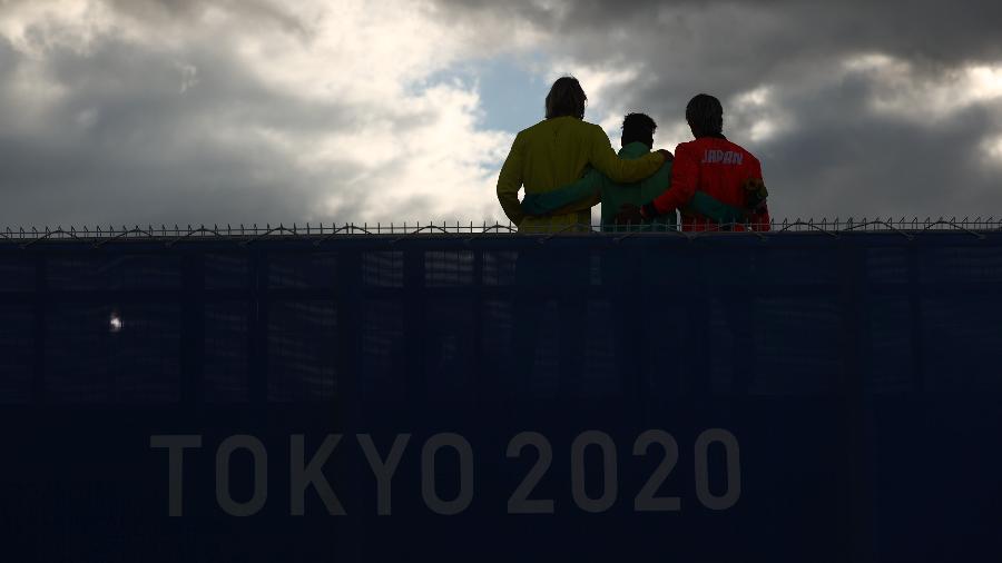 Pódio do surfe nos Jogos Olímpicos de Tóquio-2020: Owen Wright (Austrália), Ítalo Ferreira (Brasil) e Kanoa Igarashi (Japão) - Ryan Pierse/Getty Images