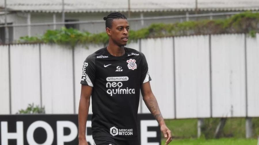 Robson Bambu com a camisa do Corinthians em treino no CT Joaquim Grava - Divulgação/Corinthians"