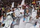 Torcedores do Qatar usam imagem de Özil para ironizar protesto da Alemanha na Copa - Charlotte Wilson/Offside/Offside via Getty Images