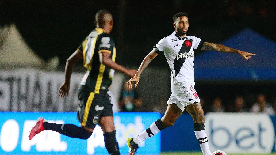 Jair, do Vasco, durante jogo contra o Volta Redonda no Campeonato Carioca - Daniel RAMALHO/VASCO