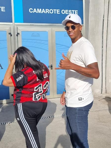 Jô, ex-atacante, no Maracanã antes de Flamengo x Corinthians - Igor Siqueira/UOL