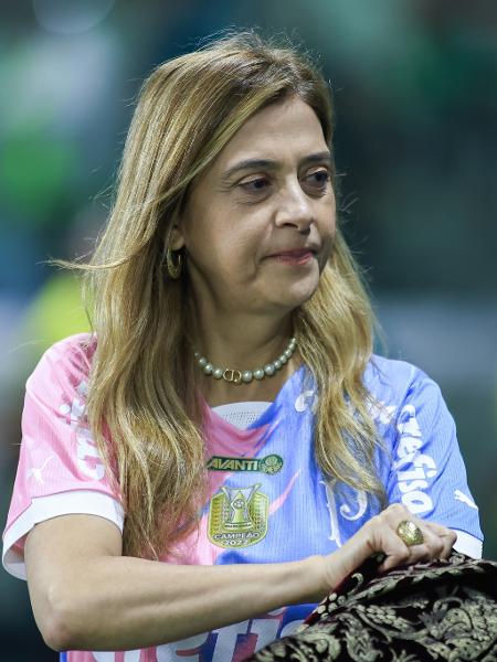 A presidente do Palmeiras, Leila Pereira, foi alvo de xingamentos dos torcedores 