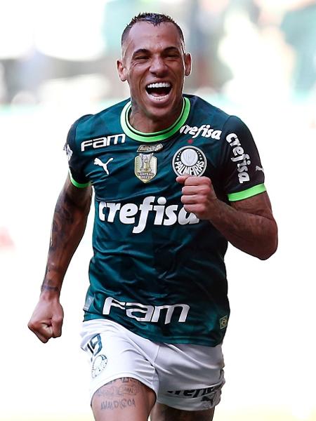 Decisivo mais uma vez, Breno Lopes marca o gol que deixa o Palmeiras com a mão na taça do Campeonato Brasileiro