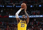 Lakers batem Pelicans e pegam Nuggets nos playoffs; Warriors são eliminados - Layne Murdoch Jr./NBAE via Getty Images
