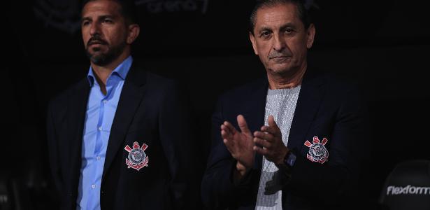 Corinthians observa ascensão e queda de astro da noite no futebol