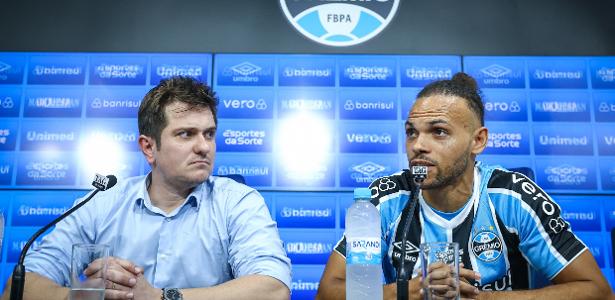Atacante dinamarquês do Grêmio planeja adquirir o Espanyol como vingança