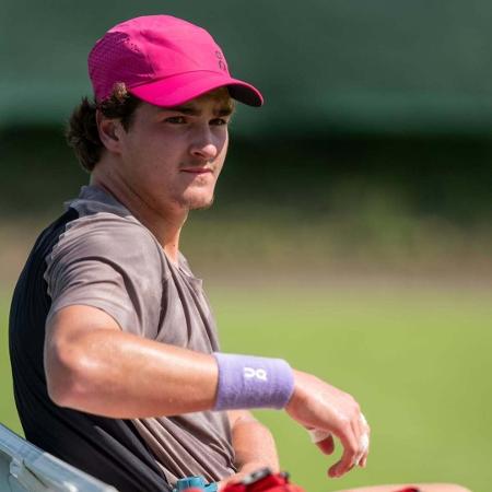 João Fonseca treinando durante a temporada da grama João Fonseca treinando durante a temporada da grama