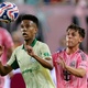 Palmeiras assusta seu torcedor, mas arranca honroso empate