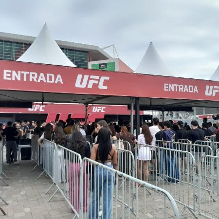 Fãs na fila para entrar no UFC Rio 2025, na Farmasi Arena Fãs na fila para entrar no UFC Rio 2025, na Farmasi Arena
