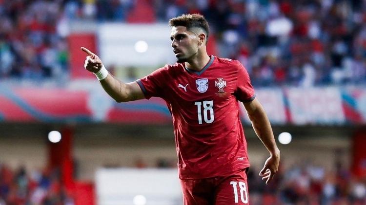 Pedro Neto comemora gol marcado em amistoso entre Portugal e Nigéria