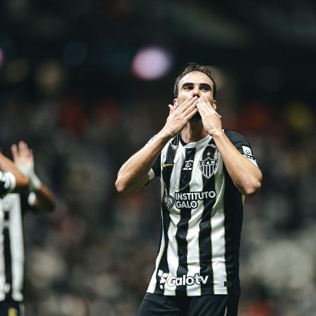 Igor Gomes, do Atlético-MG, comemora gol no duelo contra o Coritiba, pelo Brasileirão 2026