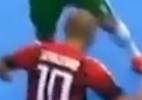 Brasileiro do futsal “bomba na web” com dribles à la Falcão - Reprodução