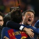 Sergi Roberto abraça técnico Luis Enrique após marcar o sexto gol do Barcelona contra o Paris Saint-Germain - Albert Gea/Reuters