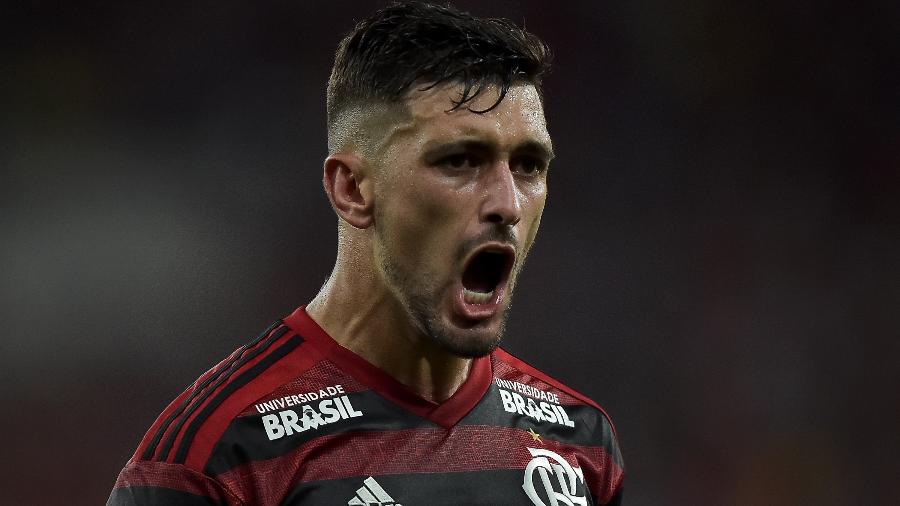 De Arrascaeta, do Flamengo, comemora o seu gol durante a partida contra o San José pela Libertadores - Thiago Ribeiro/AGIF