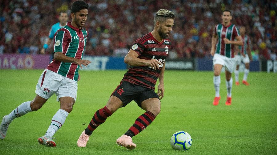 Igor Julião marca Diego Ribas na partida Fluminense x Flamengo pelo Campeonato Brasileiro 2019 - Alexandre Vidal/Flamengo