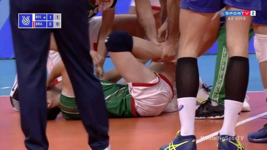 Skrimov fica chorando no chão após se machucar no duelo entre Bulgária e Brasil - Reprodução