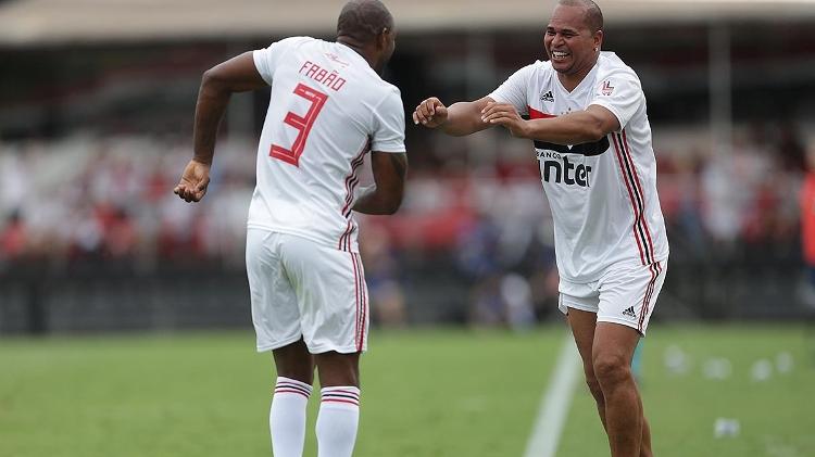 Fabão e Aloísio Chulapa comemoram gol do São Paulo sobre o Bayern na Legends Cup - Paulo Pinto/saopaulofc.net