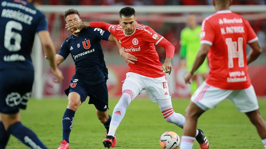Cuesta durante partida entre Internacional e Universidad de Chile, pela Libertadores - Diego Vara/Reuters